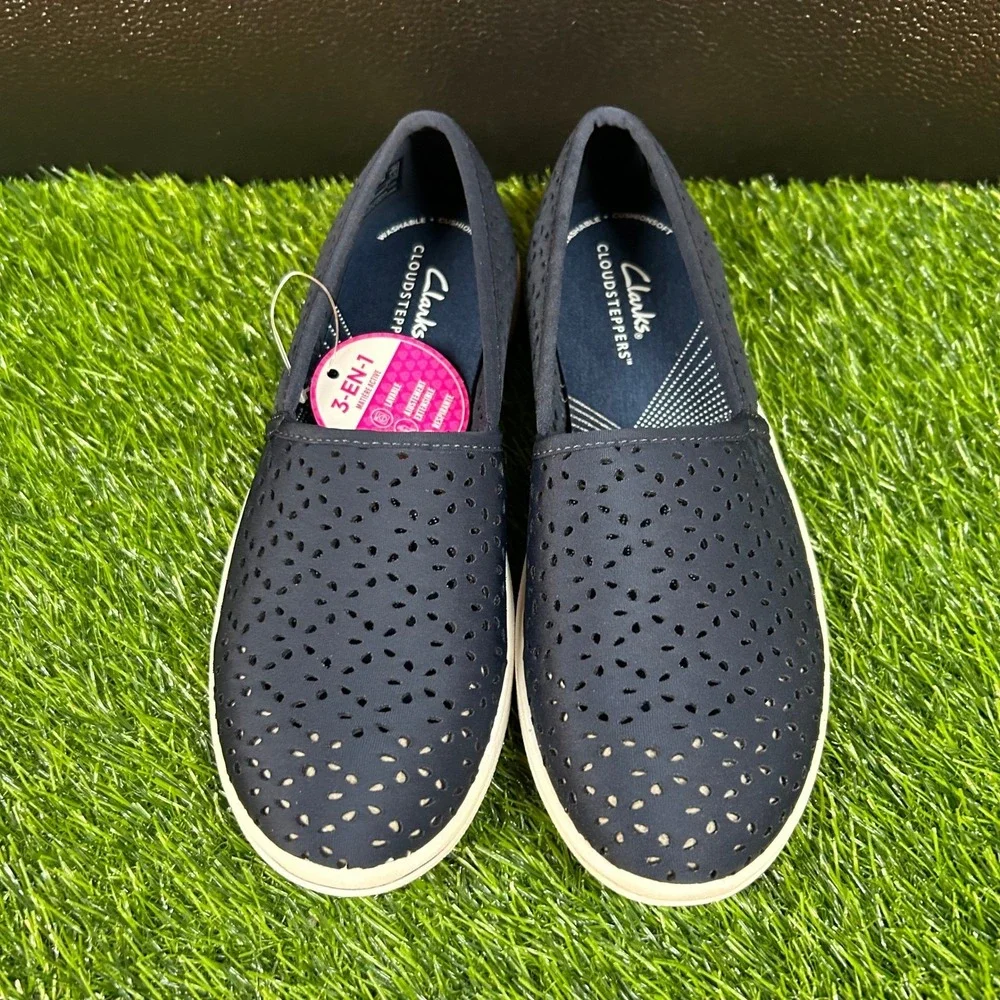 Clarks Breeze Emily Cloudsteppers Womens Size 6 Navy Blue Perforated Slip On